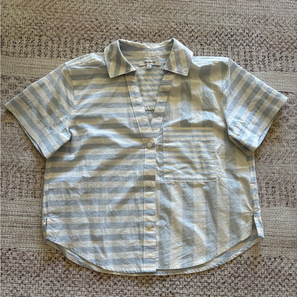 Madewell Women’s Light Blue and White Striped Button Down Shirt